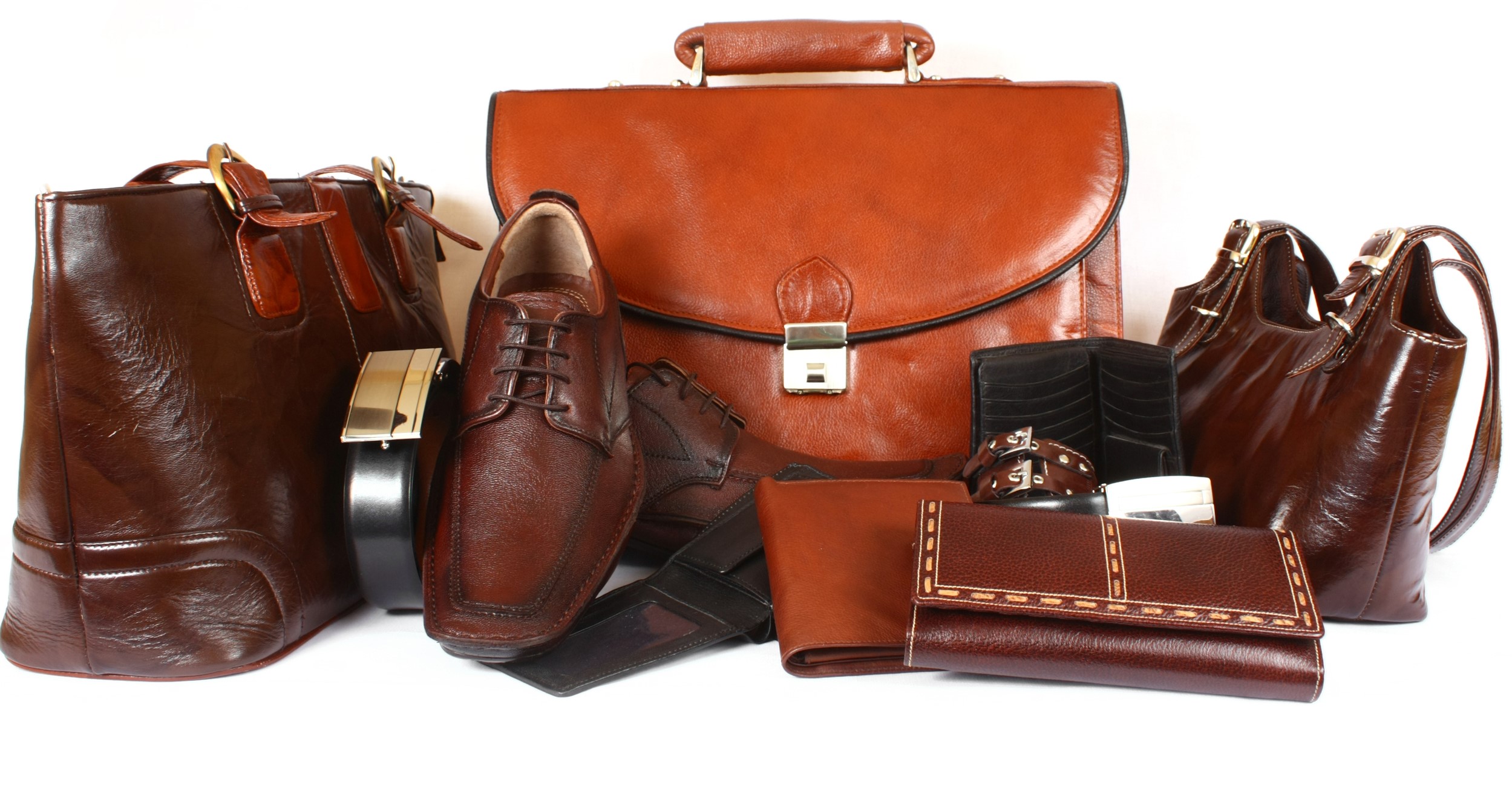 https://campaign-image.com/zohocampaigns/296670000052467380_zc_v25_leather_pile.jpg